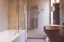 Отель La Bourdonnais ****